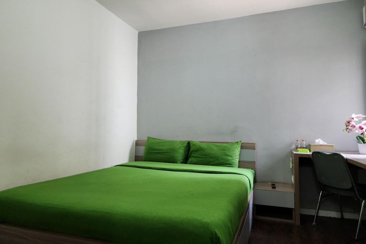 Barata Hotel Near Bandara Soekarno Hatta 当格浪 外观 照片