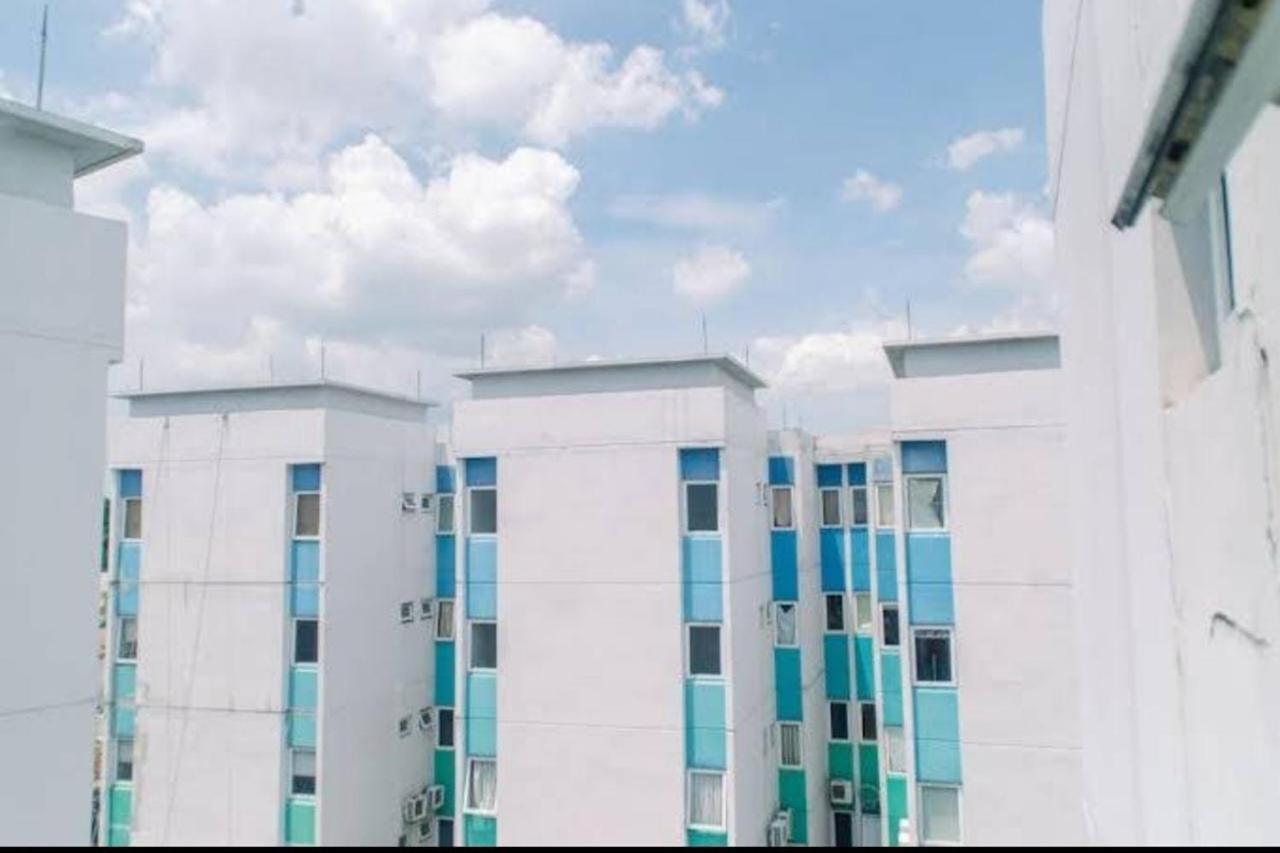 Barata Hotel Near Bandara Soekarno Hatta 当格浪 外观 照片