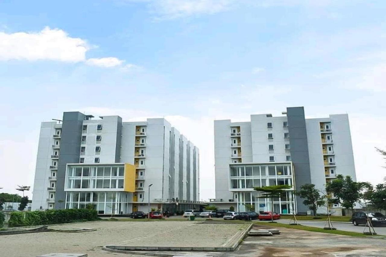 Barata Hotel Near Bandara Soekarno Hatta 当格浪 外观 照片