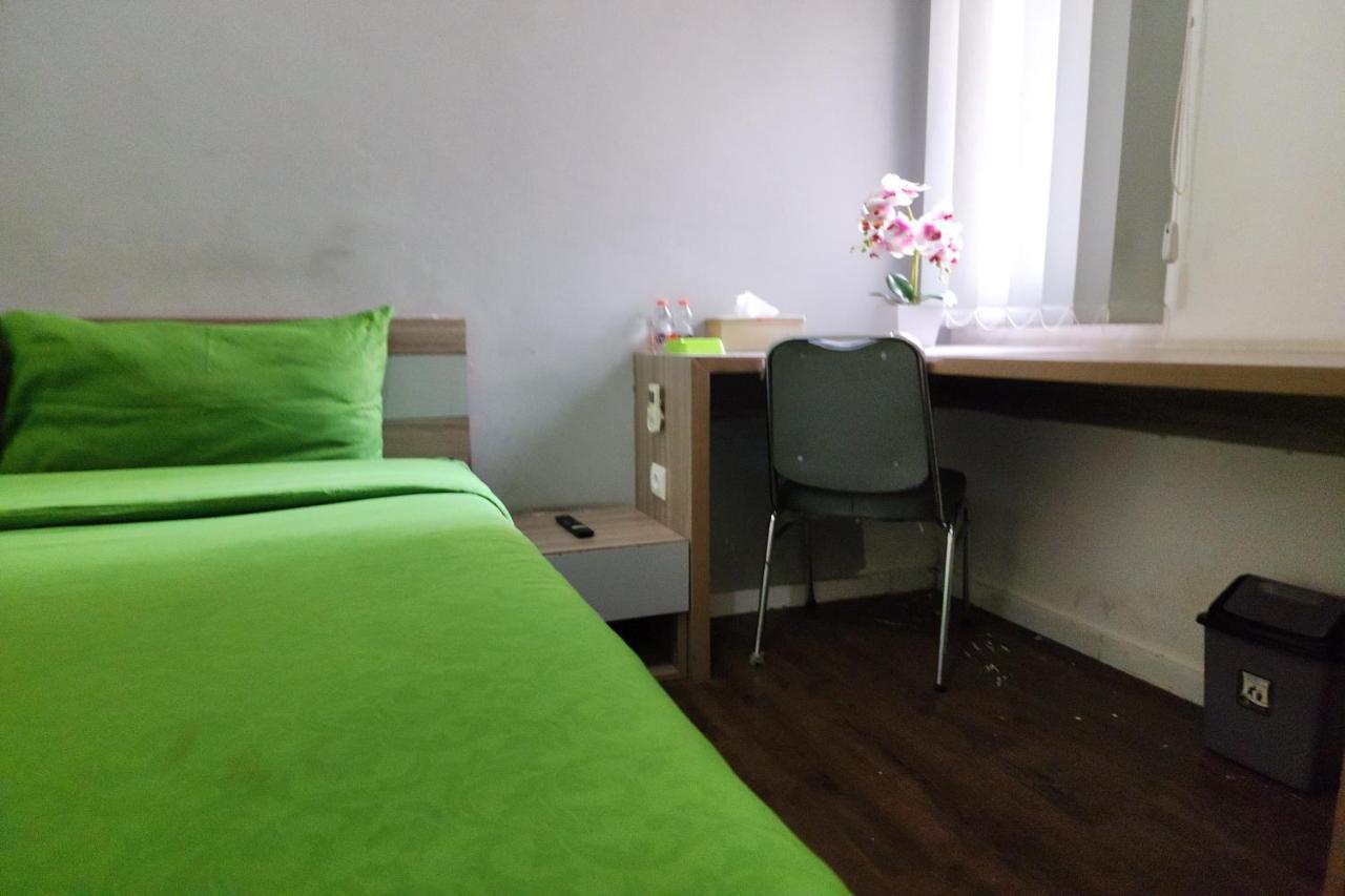 Barata Hotel Near Bandara Soekarno Hatta 当格浪 外观 照片