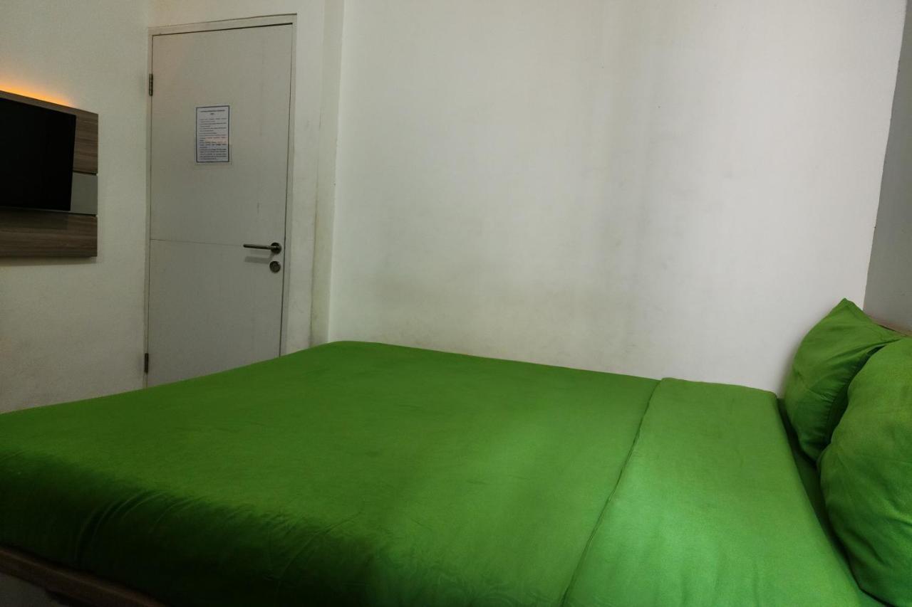 Barata Hotel Near Bandara Soekarno Hatta 当格浪 外观 照片