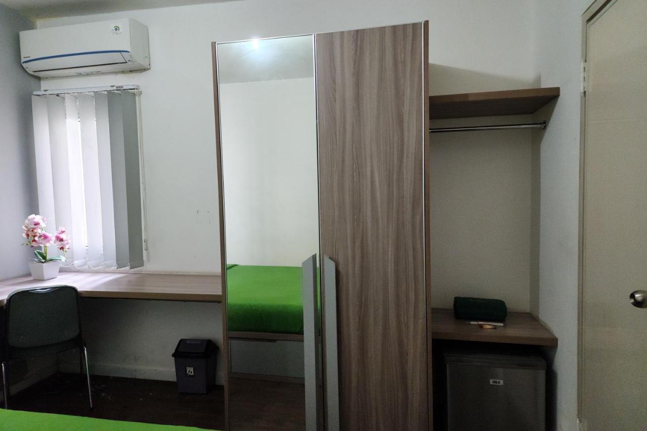 Barata Hotel Near Bandara Soekarno Hatta 当格浪 外观 照片